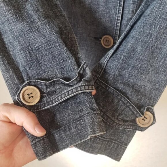 Obey ♡ Double Breasted Lightweight Chambray Jacket w Wooden Buttons - Picture 5 of 10